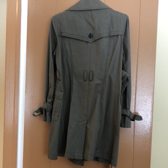 Attention to detail. Stylish army green jacket - Picture 5 of 5